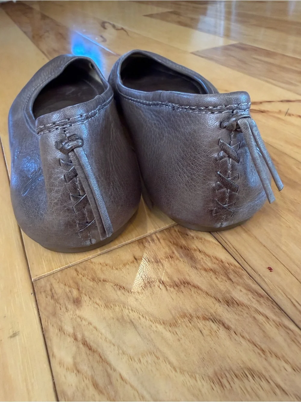 FRYE Regina Grey Leather Pointed Toe Ballet Flats Whipstitch Back Heel Tie 7.5